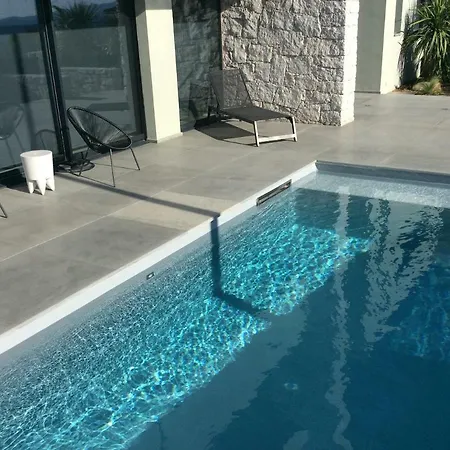 D'exception, Piscine, Vue Mer, A 100m * Ajaccio (Corsica)